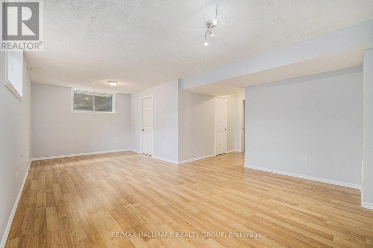 28429150/548-paul-metivier-drive/strandherd/ottawa/ontario/K2J0M9_23