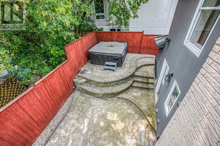 28723816/20-perkins-street/west-centre-town/ottawa/ontario/K1R7G5_29