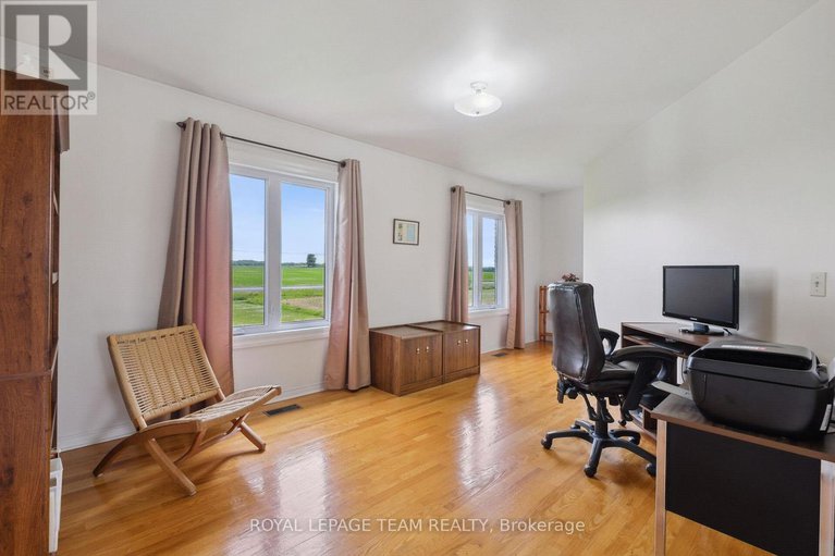28499576/8665-russell-road/navan/ottawa/ontario/K4B0J7_23