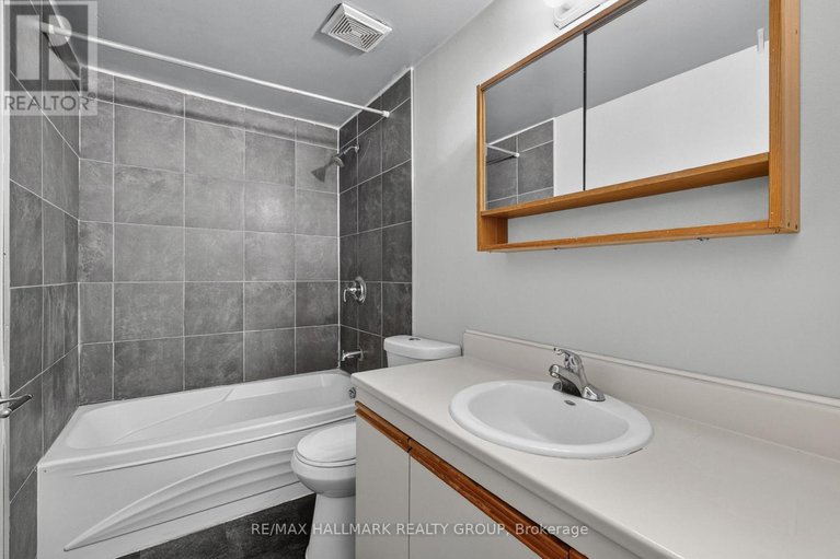 29254811/3219-stockton-drive/blossom-parkkemp-parkfindlay-creek/ottawa/ontario/K1T1S3_33