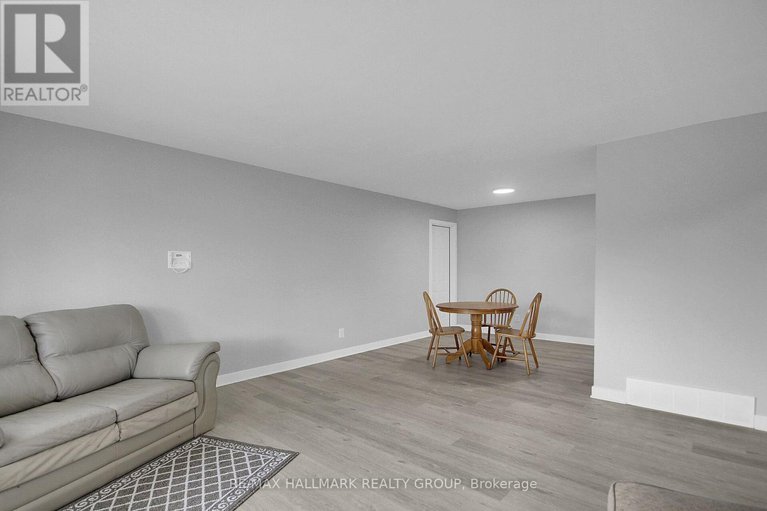 28587287/147-david-drive/meadowlandsst-claire-gardens/ottawa/ontario/K2G2N6_5