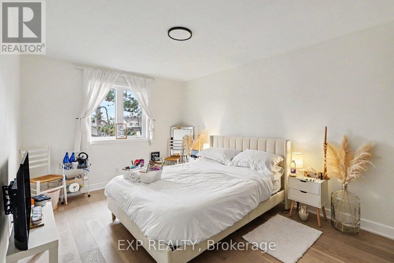 29593810/358-valade-crescent/fallingbrookpineridge/ottawa/ontario/K4A2V7_25