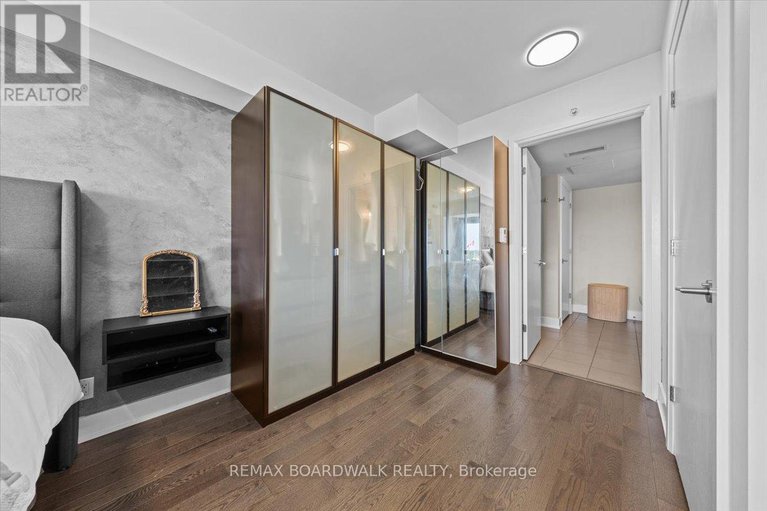 29217496/406-1035-bank-street/glebe/ottawa/ontario/K1S3W9_30