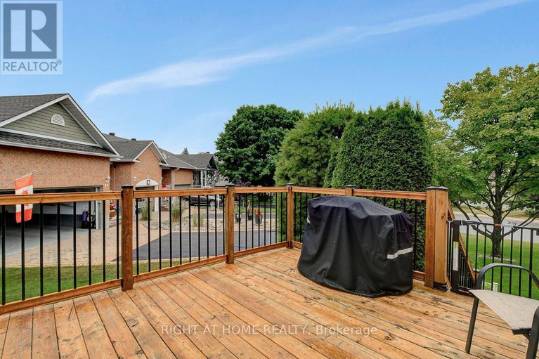 29048932/36-sable-run-drive/stittsville-central/ottawa/ontario/K2S1W8_31