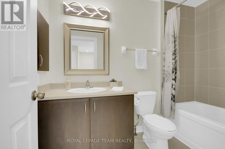 28564570/239-waymark-crescent/bridlewood/ottawa/ontario/K2M0A6_36