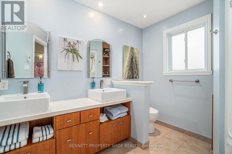 28309432/39-front-street-e/alexandria/north-glengarry/ontario/K0C1A0_19