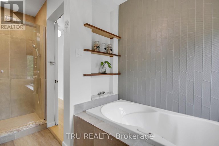 28334651/36-varley-drive/beaverbrook/ottawa/ontario/K2K1G2_30