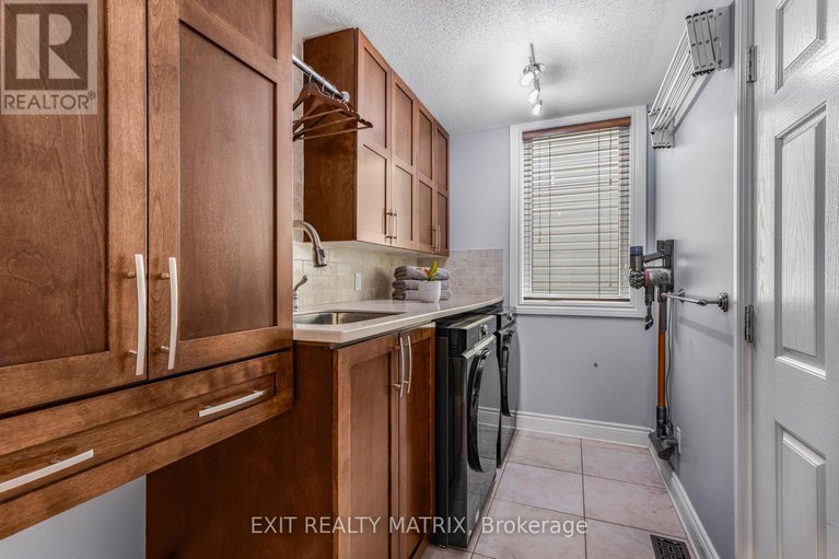 28788160/352-oakcrest-way/avalon-east/ottawa/ontario/K4A0S5_10