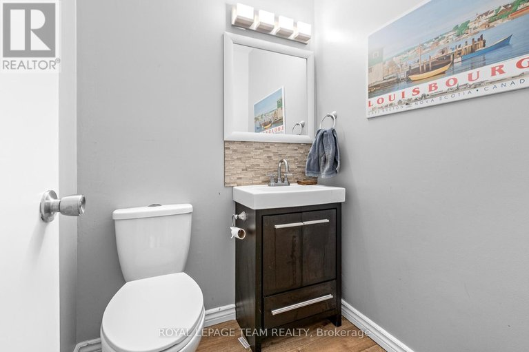 29675105/25-grady-crescent/sheahan-estatestrend-village/ottawa/ontario/K2H5S2_14