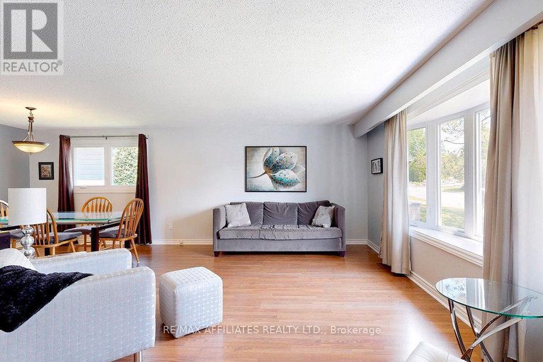 28705540/22-red-maple-crescent/blackburn-hamlet/ottawa/ontario/K1B3Z3_9