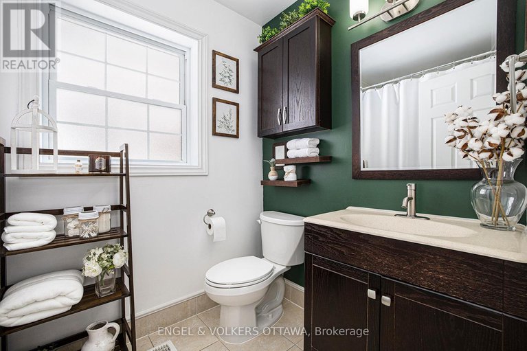 27983809/741-drummond-con-12c-road/drummond-n-elmsley-drummond-twp/drummondnorth-elmsley/ontario/K7C3P1_18