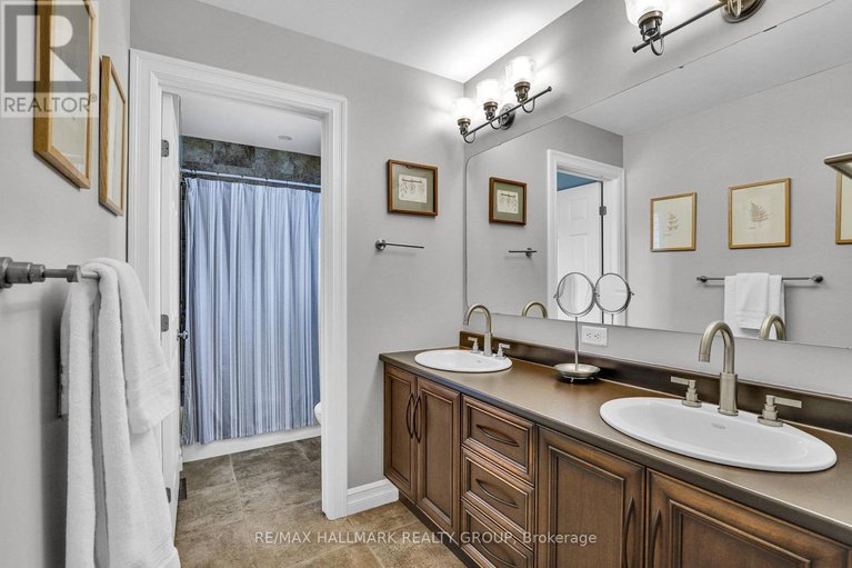 29678413/300-amita-crescent/mooneys-bay/ottawa/ontario/K2C4H9_21