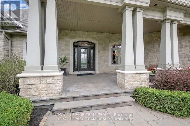 28487083/5591-manotick-main-street/manotick-village-manotick-estates/ottawa/ontario/K4M1A4_5