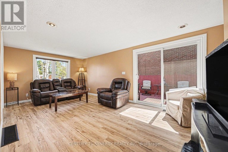 29677664/2428-blackstone-crescent/sheffield-glenindustrial-park/ottawa/ontario/K1B4H2_6