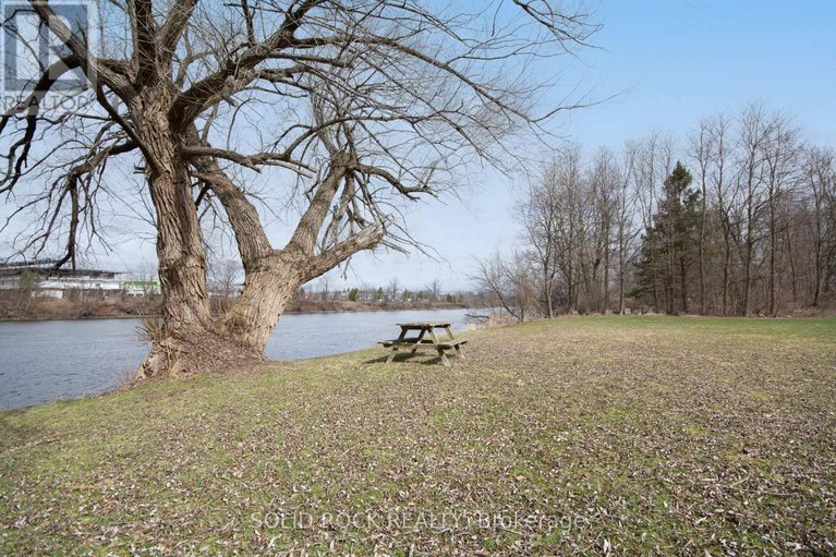 28251367/724-river-road/riverside-southgloucester-glen/ottawa/ontario/K4M1B2_29