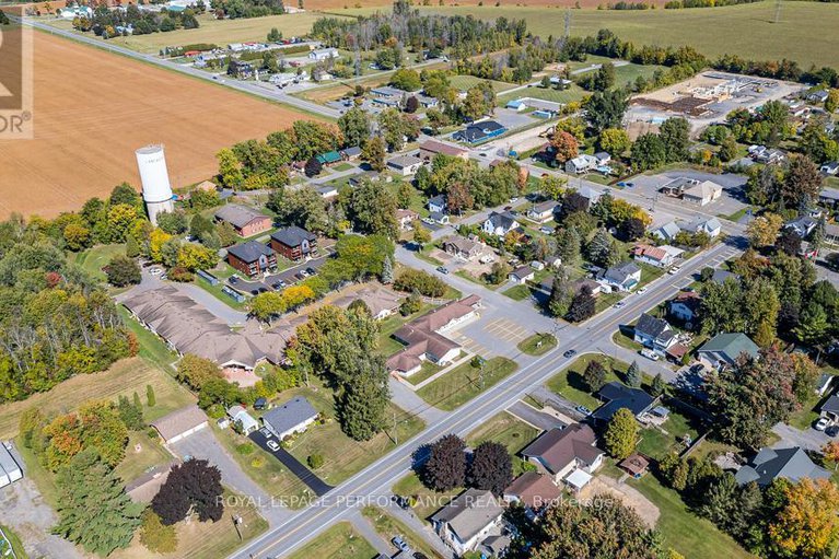 28907262/7-spruce-street-s/lancaster/south-glengarry/ontario/K0C1N0_29