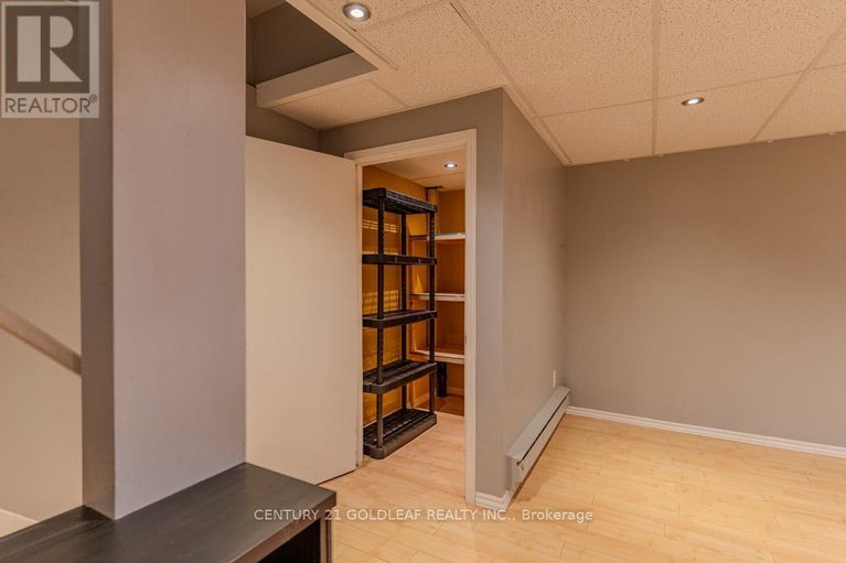 29241768/11-1342-cedarcroft-crescent/pineview/ottawa/ontario/K1B5C8_39