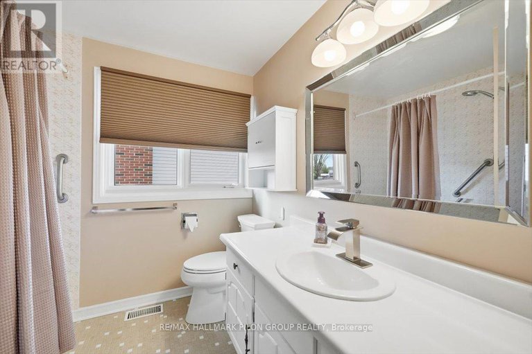 29075006/1066-taffy-lane/convent-glen-north/ottawa/ontario/K1C1Y5_20