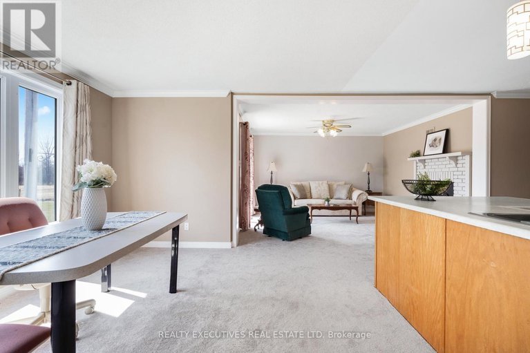 29601263/13178-froats-road/south-dundas-williamsburgh-twp/south-dundas/ontario/K0C1H0_15