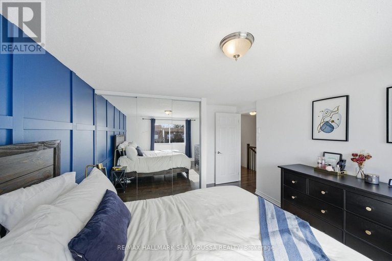 29571968/b-25-woodvale-green/craig-henrywoodvale/ottawa/ontario/K2G4H3_23