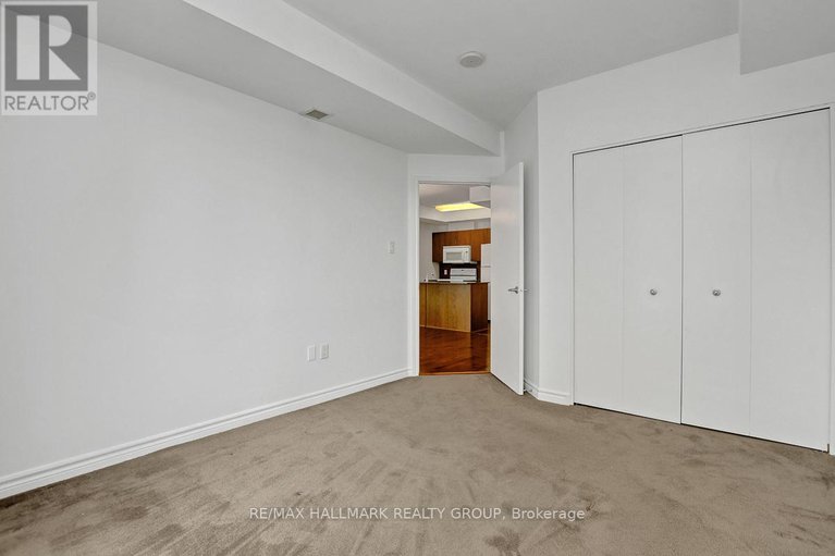 28694787/303-70-landry-street/vanier/ottawa/ontario/K1L0A8_23