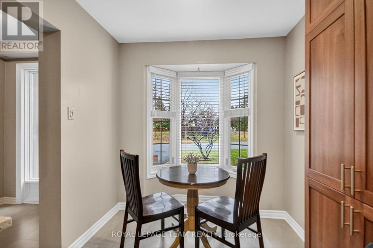 29608683/8-gowrie-drive/glencairnhazeldean/ottawa/ontario/K2L2S4_7