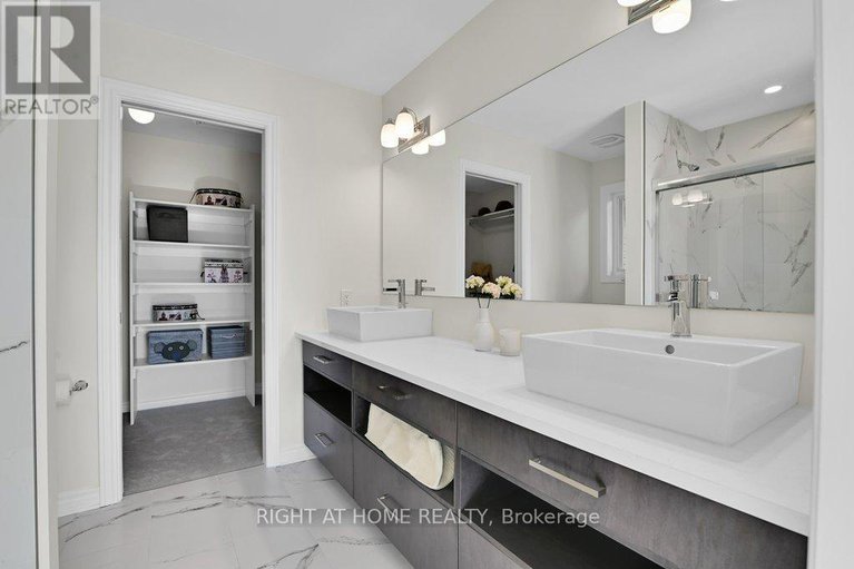 29384097/609-enclave-lane/town-of-rockland/clarence-rockland/ontario/K1K1T2_11