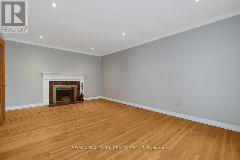 28499292/2149-hubbard-crescent/beacon-hill-north/ottawa/ontario/K1J6L3_5