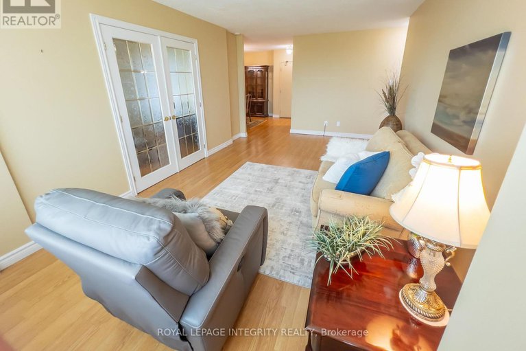 29173938/1008-555-brittany-drive/viscount-alexander-park/ottawa/ontario/K1K4C5_14