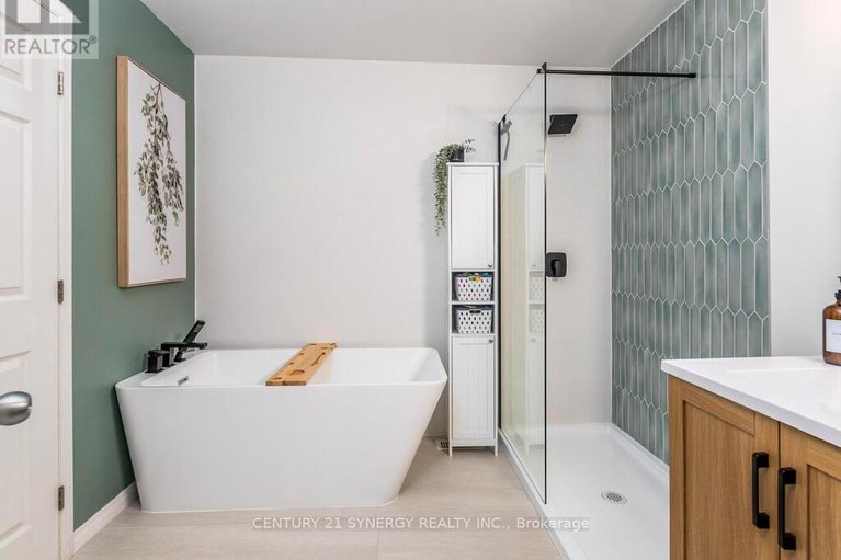 29486485/167-romina-street/emerald-meadowstrailwest/ottawa/ontario/K2S0J3_27