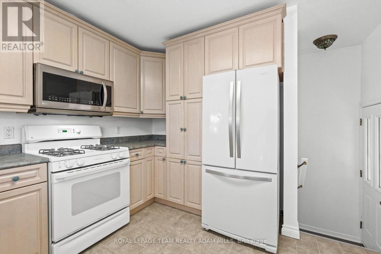 28867899/3-domus-crescent/lynwood-village/ottawa/ontario/K2H6A3_13