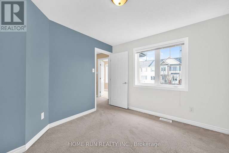 29593608/284-par-la-ville-circle/stittsville-north/ottawa/ontario/K2S0M4_22