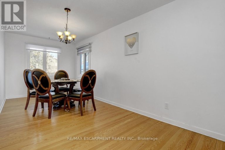 29633937/31-bellfield-street/bayshore/ottawa/ontario/K2B6K7_18