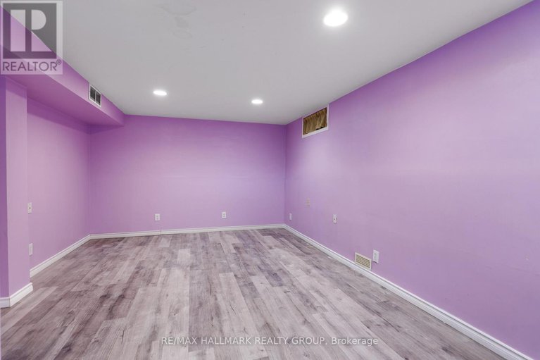 29030661/1637-saxony-crescent/pineview/ottawa/ontario/K1B5K8_25