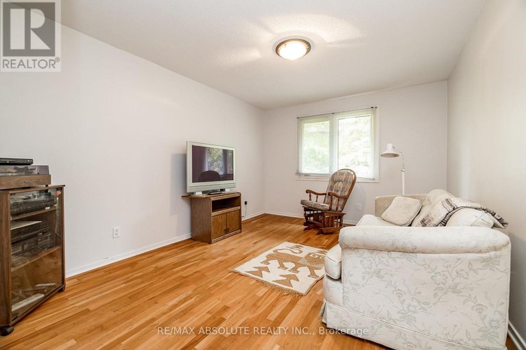 28797061/7-ramsgate-private-e/mooneys-bayriverside-park/ottawa/ontario/K1V8M4_25