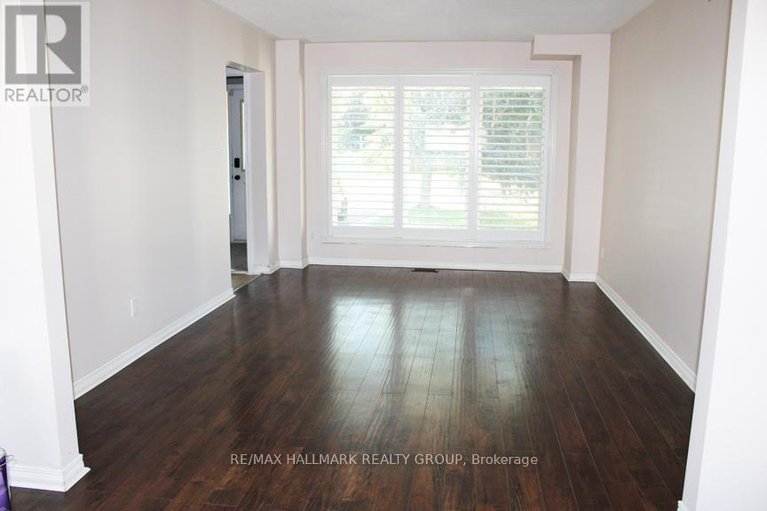 28470915/47-emerald-meadows-drive/emerald-meadowstrailwest/ottawa/ontario/K2M2L5_15