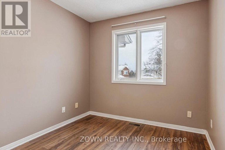 29305756/104-banchory-crescent/morgans-grantsouth-march/ottawa/ontario/K2K2V2_32