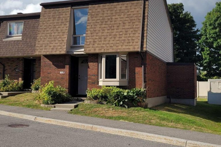 28796939/903j-elmsmere-road/beacon-hill-south/ottawa/ontario/K1J8G4_1