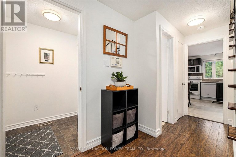 28389269/1829-cloverlawn-crescent/beacon-hill-south/ottawa/ontario/K1J6V6_6