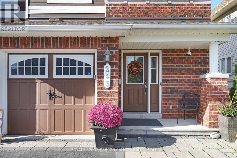 28987499/243-silvermoon-crescent/avalon-east/ottawa/ontario/K4A0P8_4