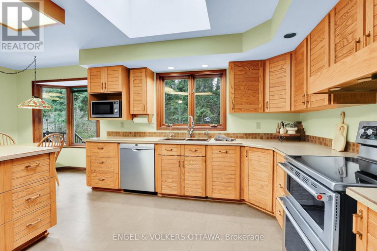 28202827/7-deerfield-drive/mcnabbraeside-twps/mcnabbraeside/ontario/K0A3L0_16