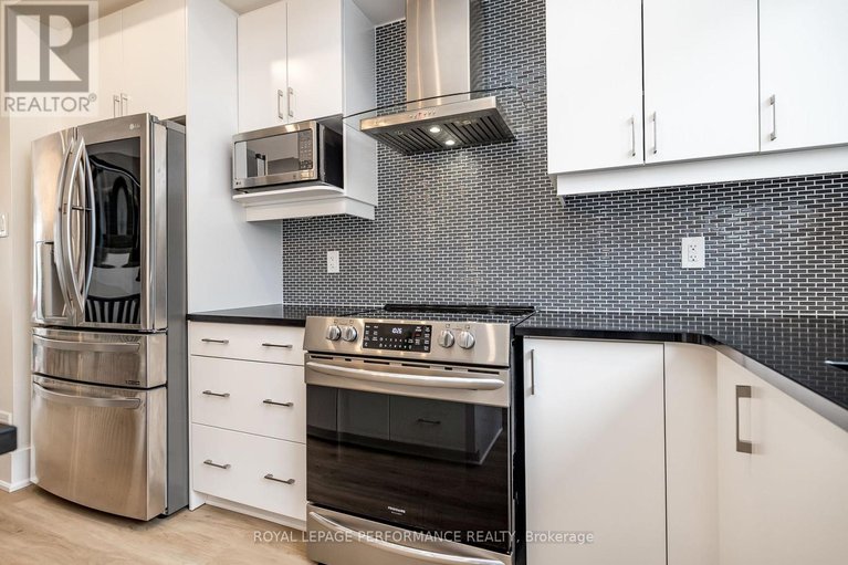 29270056/225-makadewa-private-w/cfb-rockcliffe-and-area/ottawa/ontario/K1K0P2_19