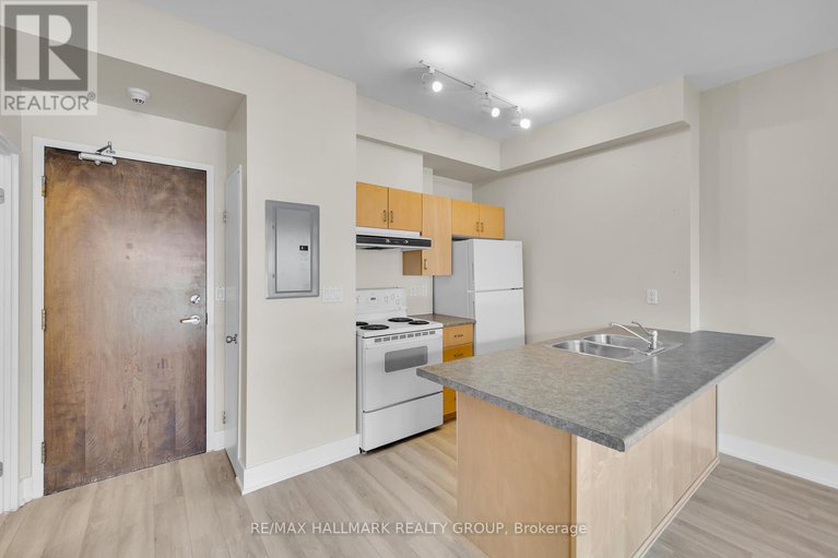 28955597/210-180-york-street/lower-townbyward-market/ottawa/ontario/K1N1J6_5