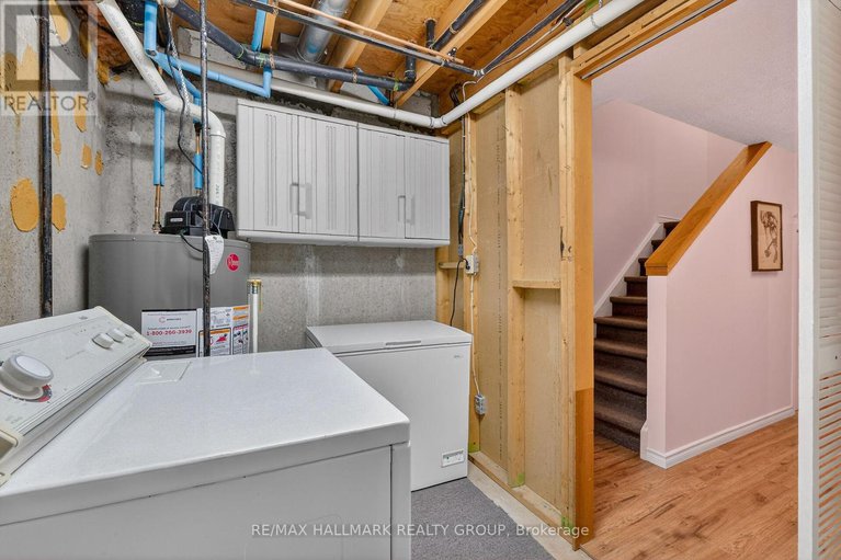 29379154/12-black-forest-lane/arbeatha-park/ottawa/ontario/K2H5C8_45