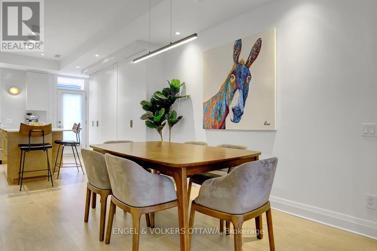 29300834/449-edison-avenue/mckellarhighland/ottawa/ontario/K2A1S5_12