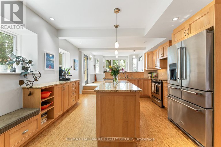 28652851/17-hastings-street/crystal-bayrocky-point/ottawa/ontario/K2H8C2_10