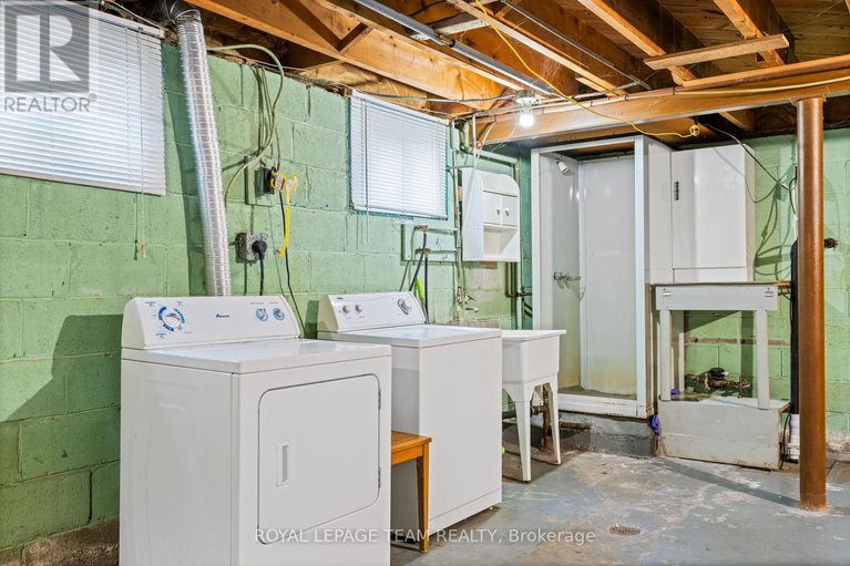 28819611/31-savuto-way-street/meadowlandscrestview/ottawa/ontario/K2G2S9_31