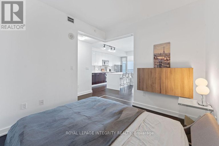 29110736/1908-111-champagne-avenue-s/west-centre-town/ottawa/ontario/K1S5V3_13