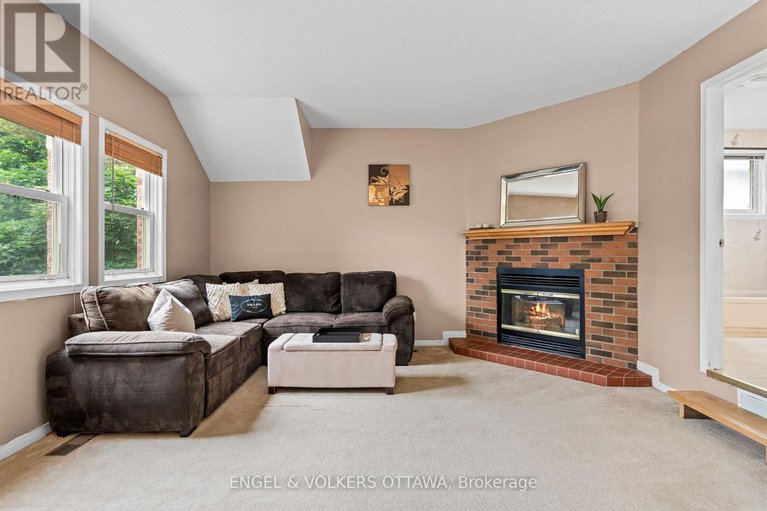 28550043/4-collingwood-crescent/morgans-grantsouth-march/ottawa/ontario/K2K2G6_23