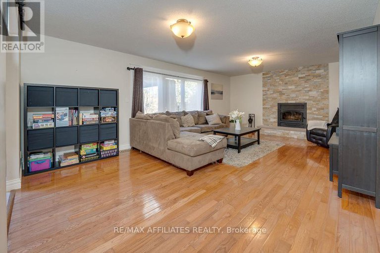 29050905/7089-bush-drive/greely/ottawa/ontario/K4P1M8_12